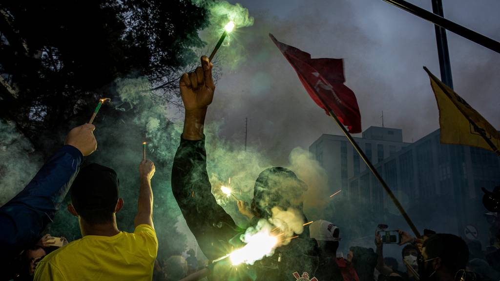 A primavera das torcidas antifascistas