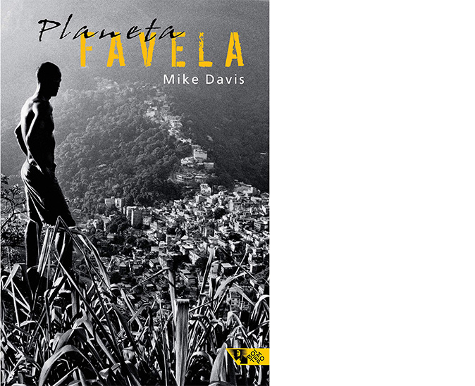 Mike Davis – Planeta favela: O urbanista americano Mike Davis lança seu olhar sobre a exclusão social nas grandes metrópoles, e sobre como a gentrificação causa um efeito rebote e faz surgir favelas. No auge do progresso, com prédios que cortam os céus, porque ainda não conseguimos alcançar moradias dignas para toda a população?