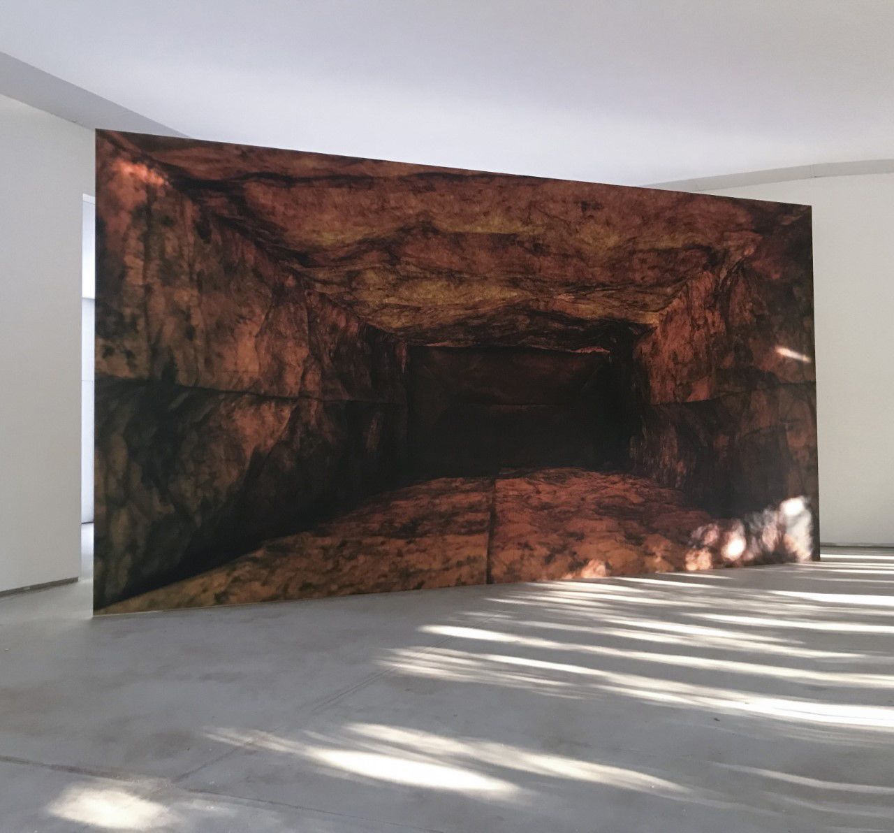 PROPAGANDA, 2021, Lucia Koch. obra instalada na Galeria Praça, no Instituto Inhotim