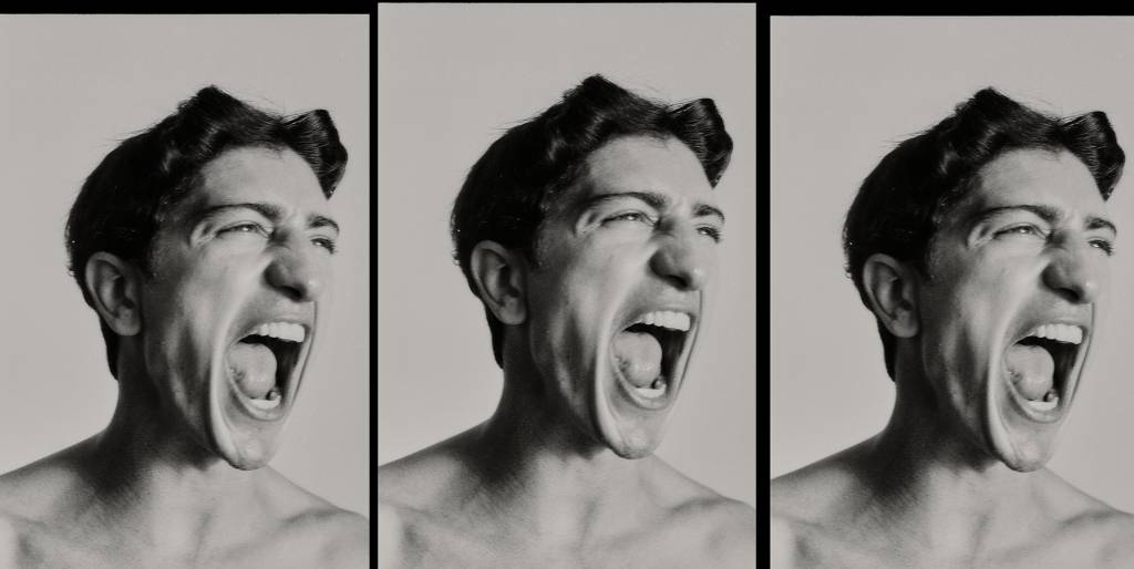 Johnny Massaro navega por incertezas