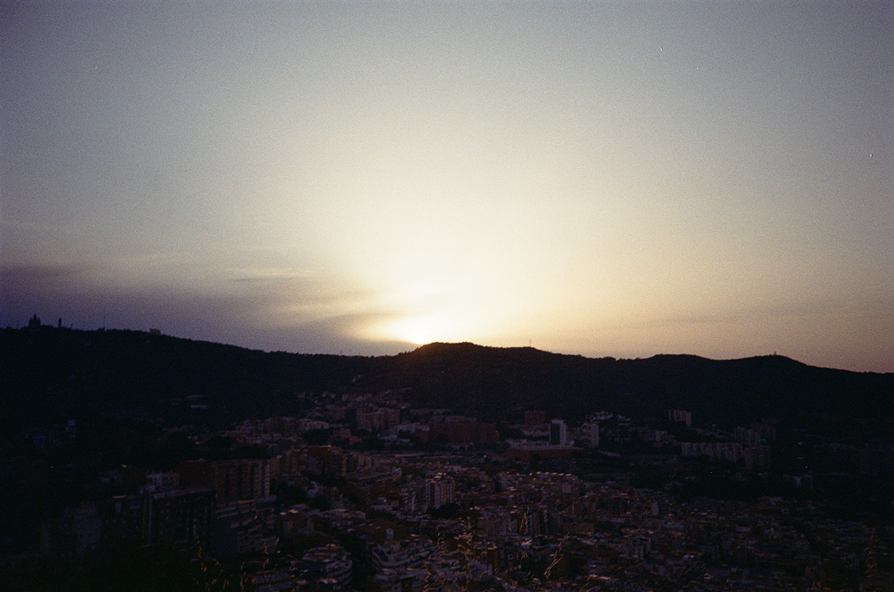 foto da vista de cima dos bunkers em barcelona