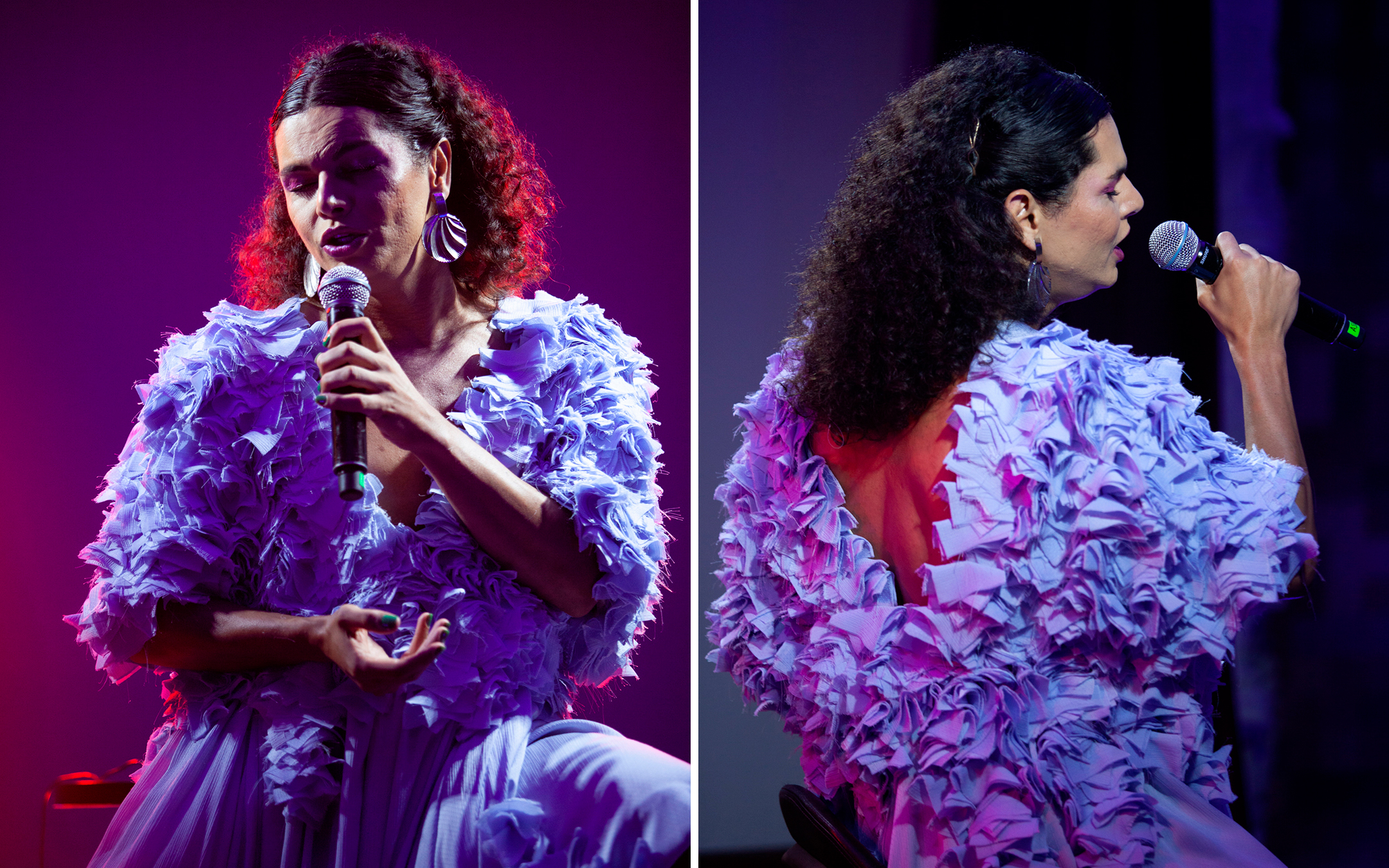 Foto da performance da cantora e compositora Assucena.